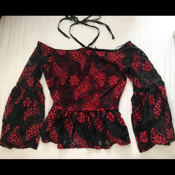 🎉HP🎉R&J Couture Lace Flare Cuff Top - Picture 4 of 8